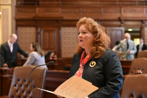 Senator Murphy presents legislation on the Senate floor